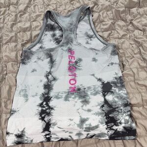 Peloton Tie-Dye Tank Top hi neck- Lululemon